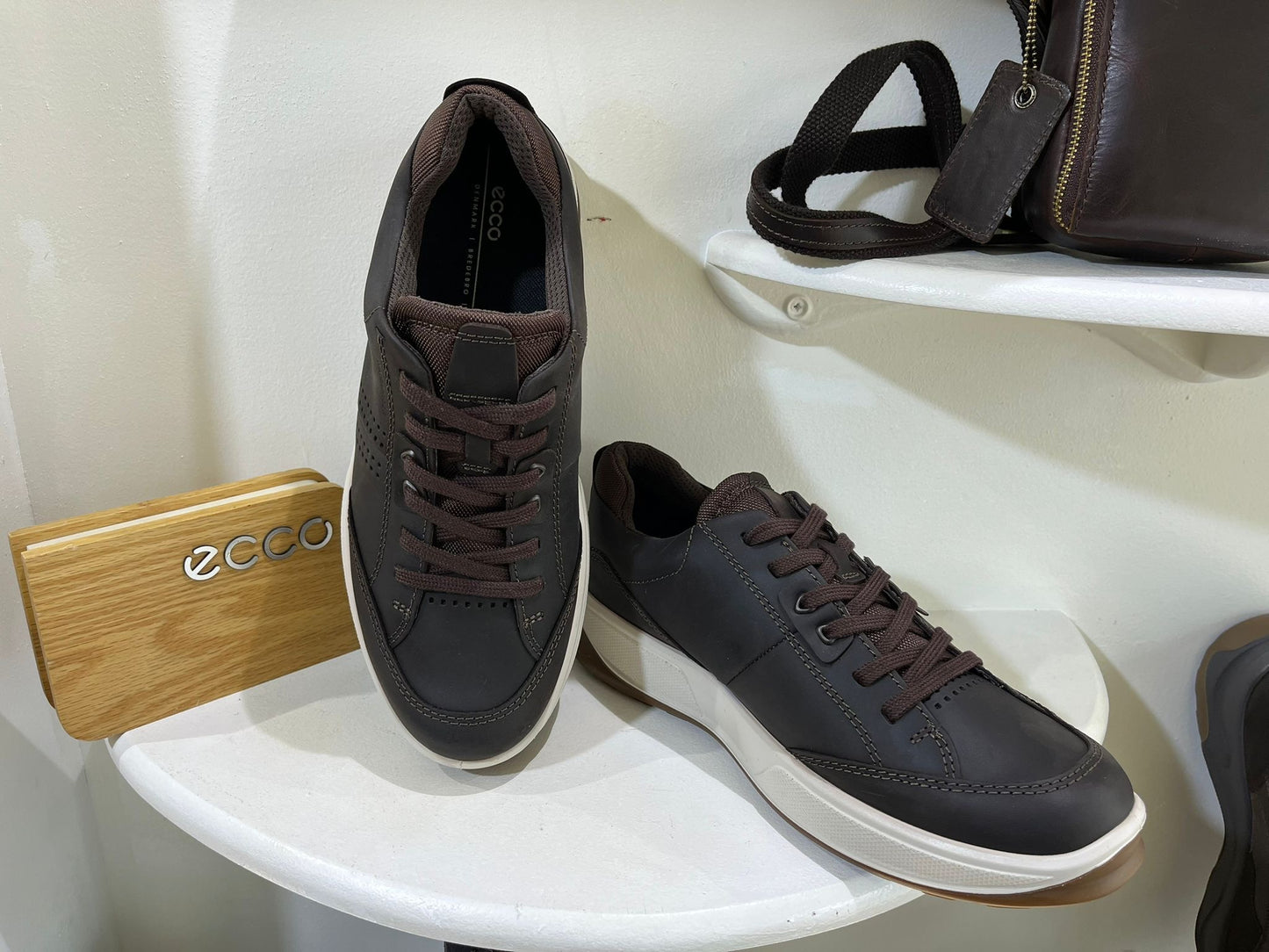 Ecco 522804 51869 Casual Basic Coffee Shoes