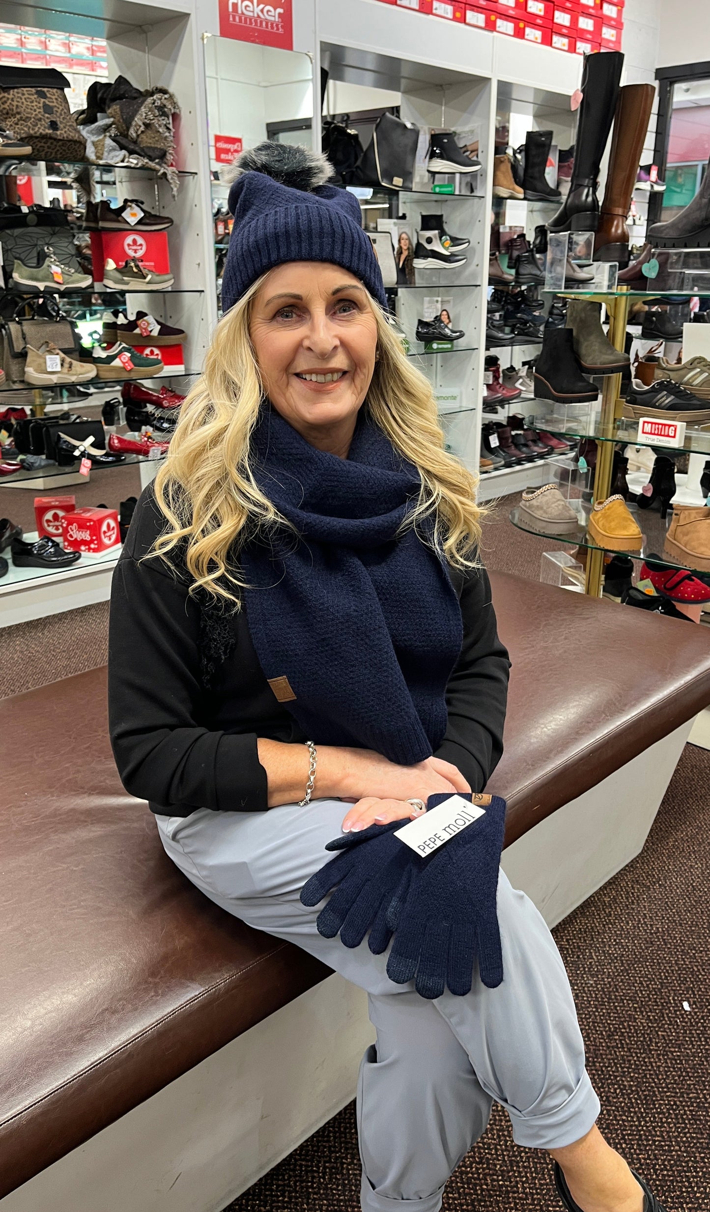 Pepe Moll 252852 Navy Hat, Scarf & Gloves Set