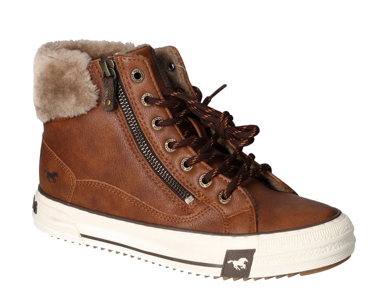 Mustang 1410-504-307 Tan Boots with Fur Cuff