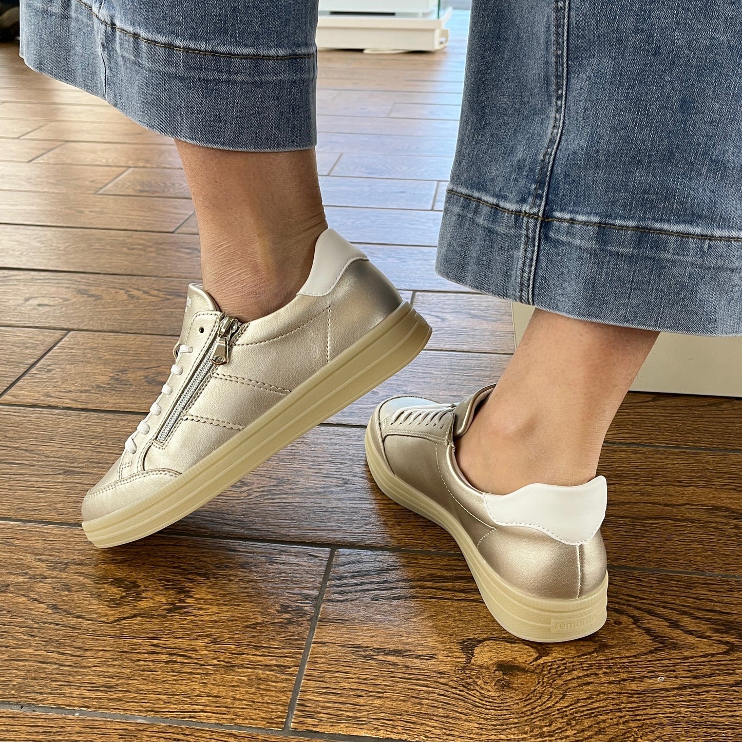 Remonte D2C02-90 Gold & White Trainers with Zip