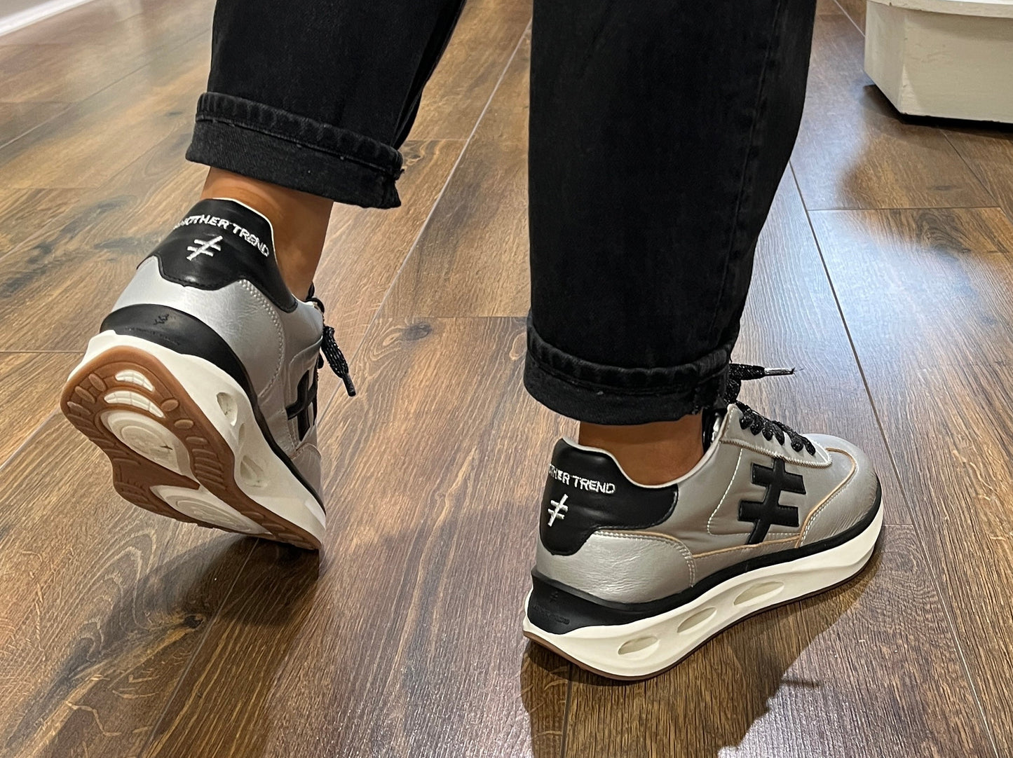 Another Trend A041V241 Plata Silver Trainers