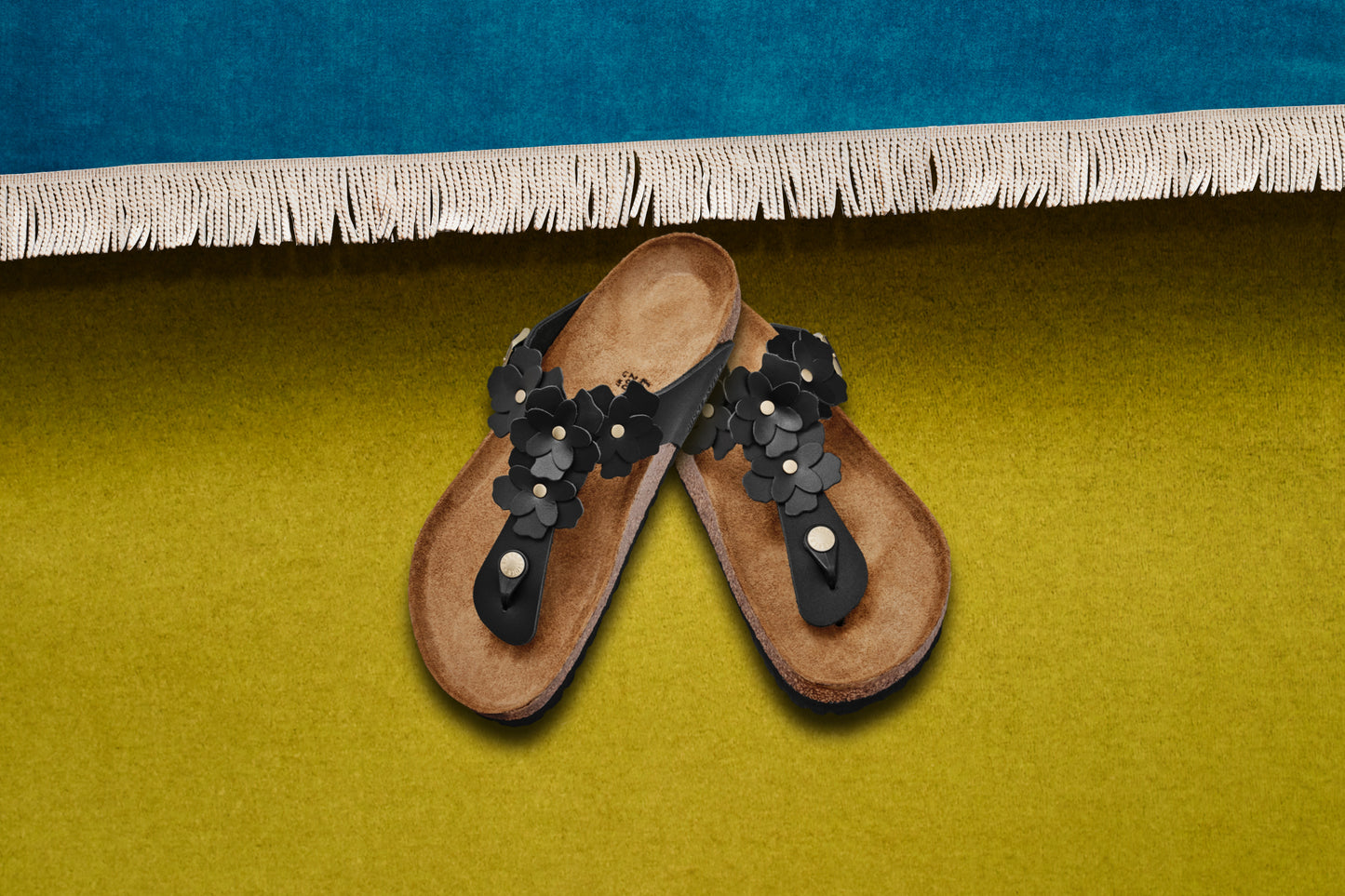 Birkenstock 1026693 Gizeh Flower Embellishment Natural Leather Black Sandals