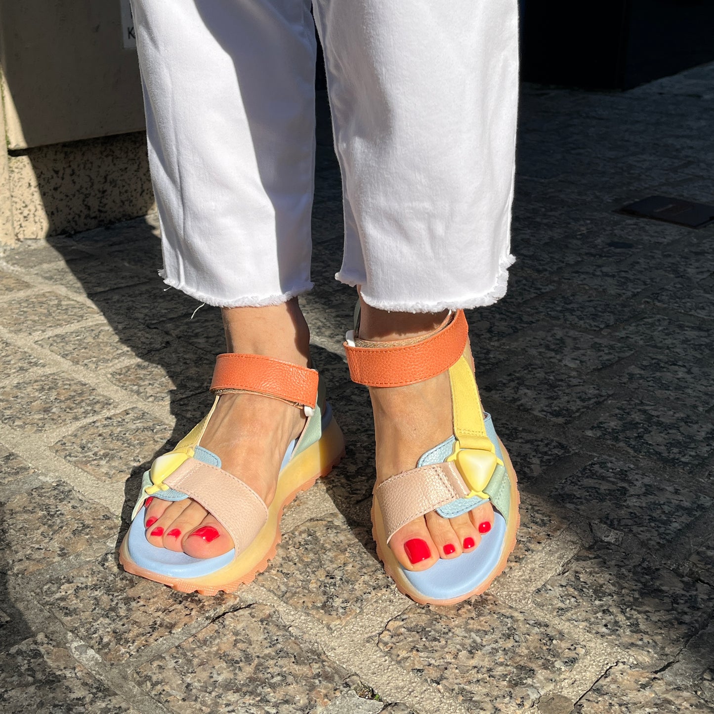 Hispanitas CHV253896 Eucalipto, Nude, Yellow, Coral & Blue Combi Velcro Sandals