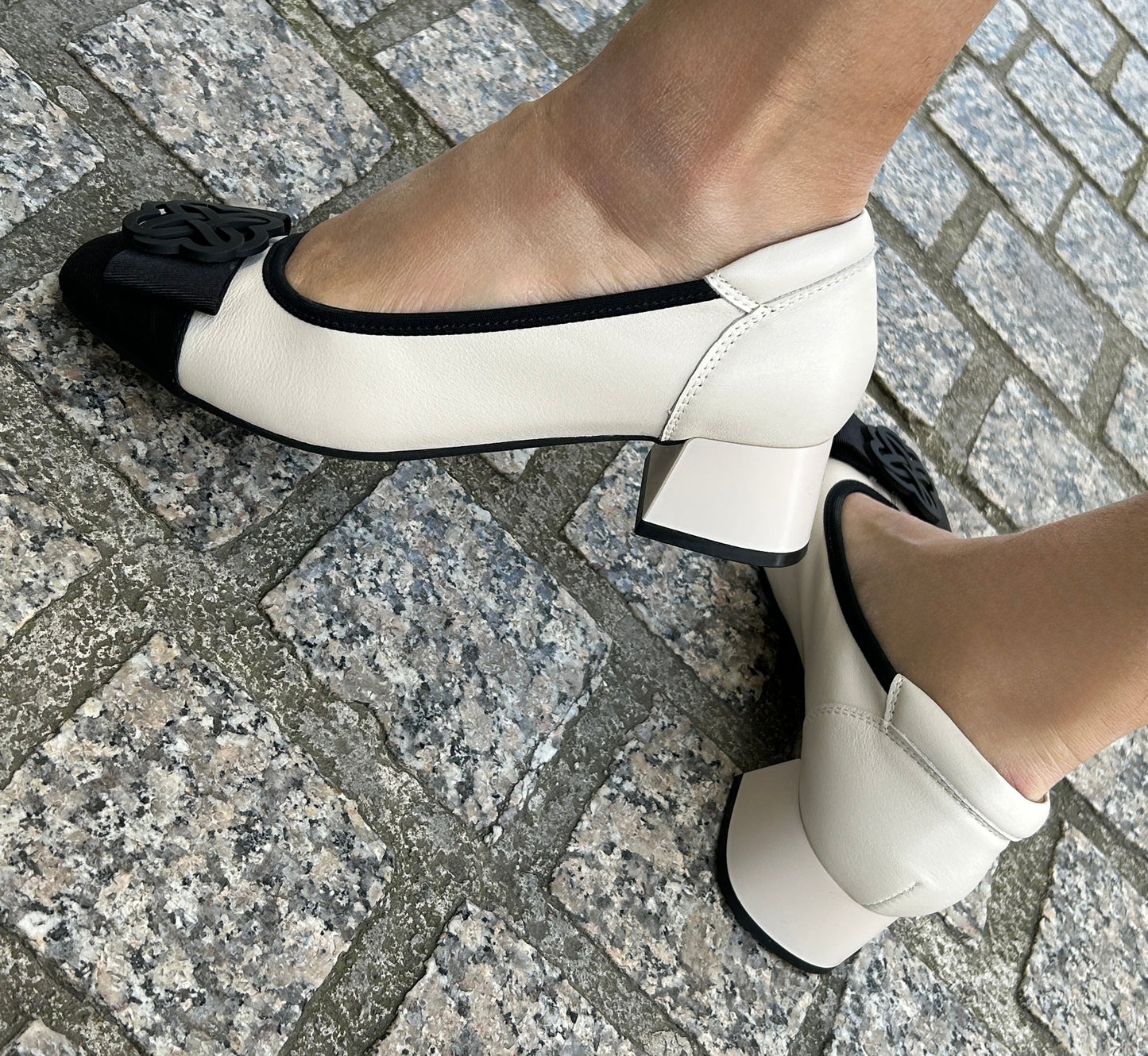 Loretta Vitale W5341 Off White & Black Slip On Heels