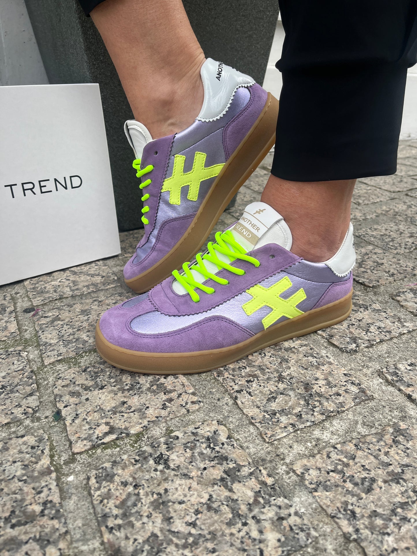 Another Trend A032M369 Purple Trainers with White Back