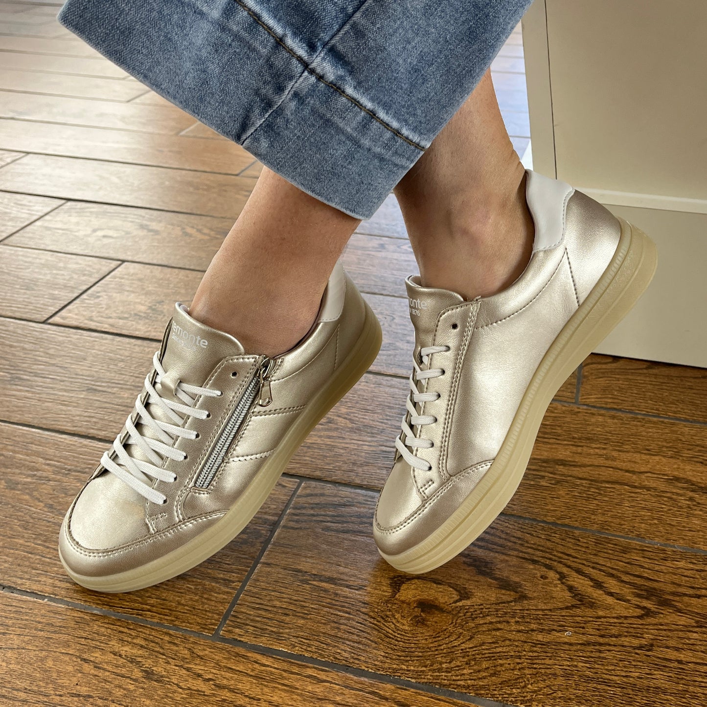 Remonte D2C02-90 Gold & White Trainers with Zip