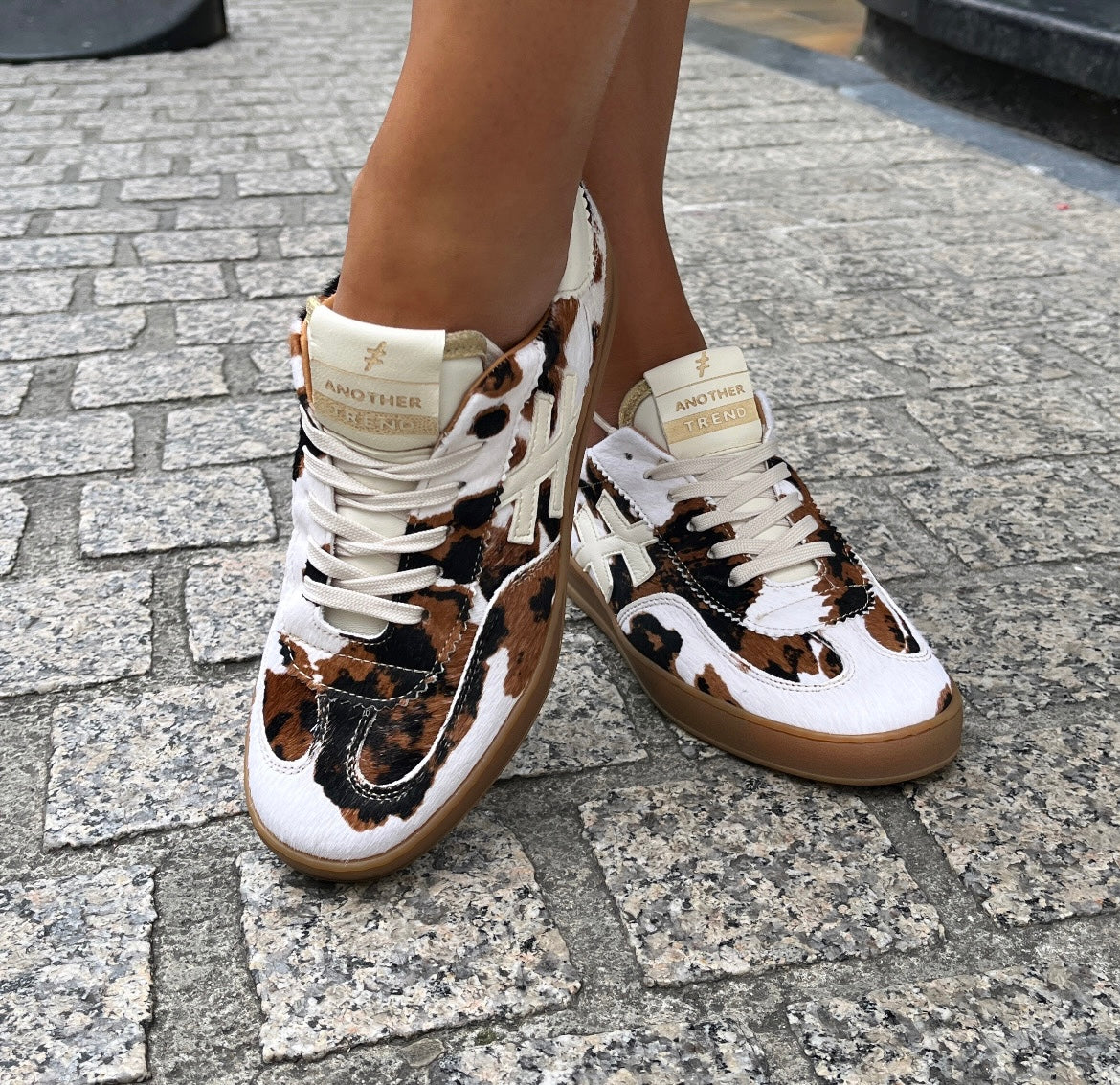 Another Trend A032A4A7 Vaca Cow Print Trainers