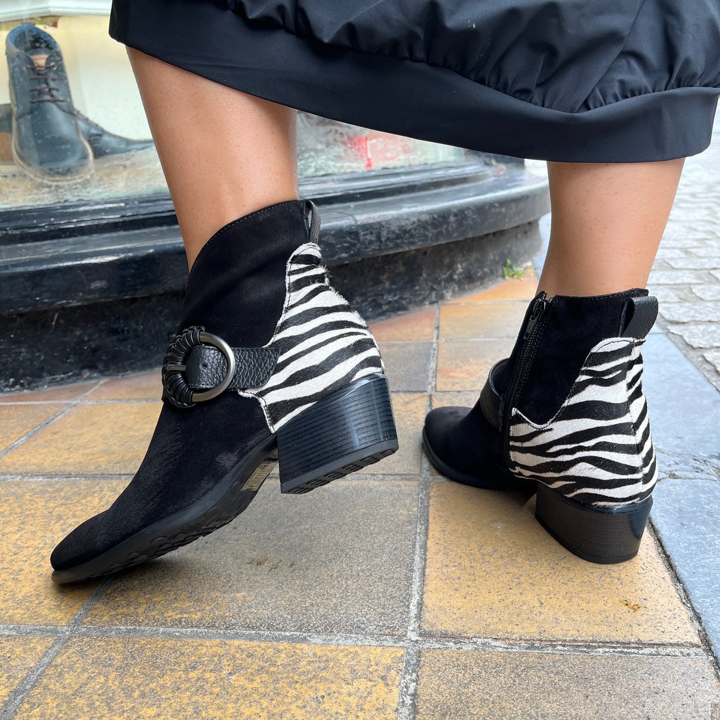 Hispanitas ZPI254256 Black & Zebra Ankle Boots