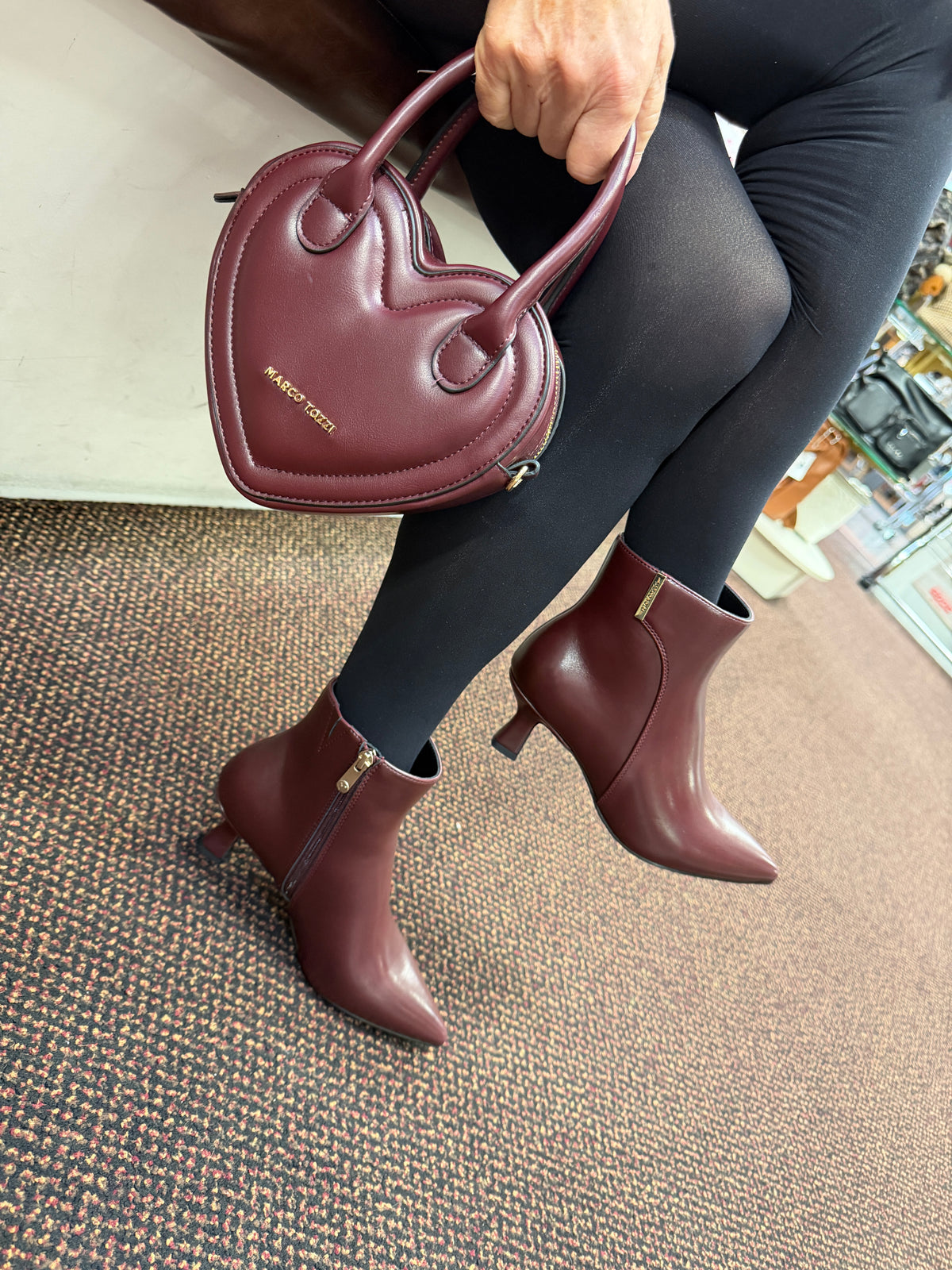 Marco Tozzi 2-61109-47 990 Heart Handbags