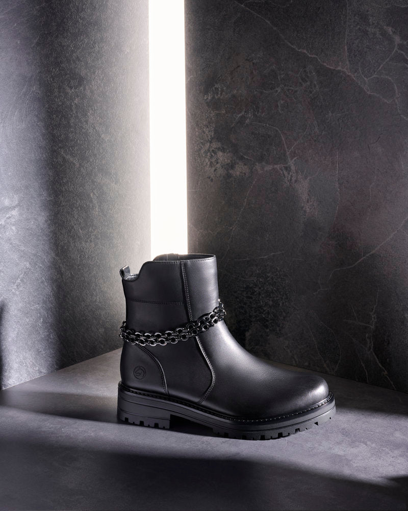 Remonte D2285-00 Black Boots with Double Chain Detailing