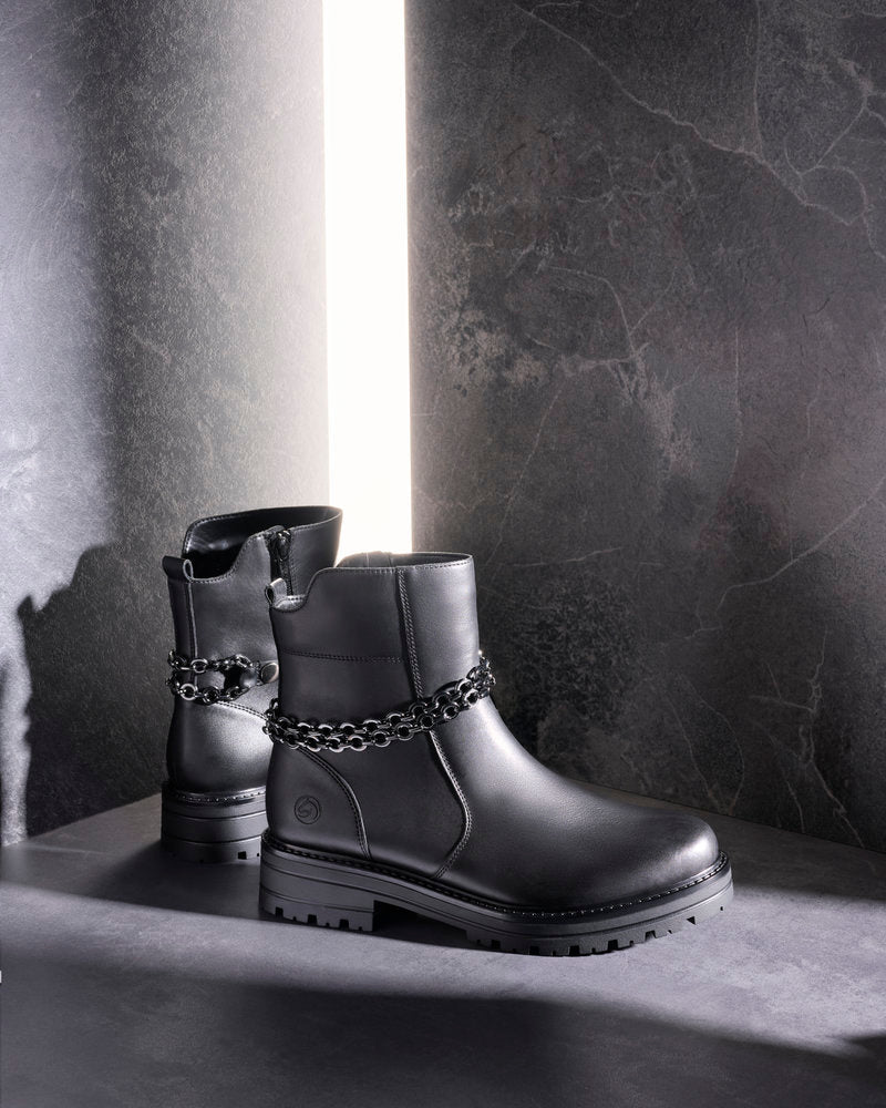 Remonte D2285-00 Black Boots with Double Chain Detailing