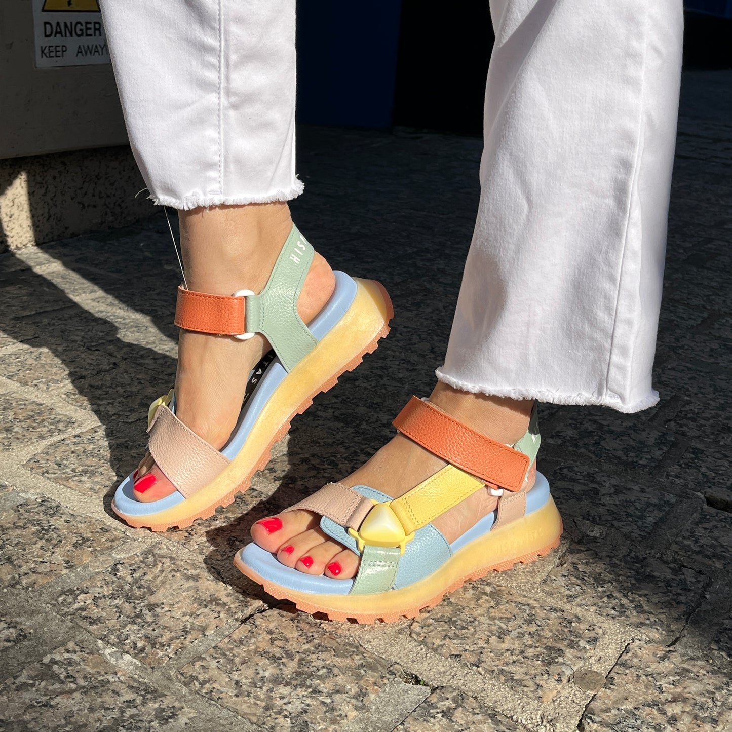 Hispanitas CHV253896 Eucalipto, Nude, Yellow, Coral & Blue Combi Velcro Sandals