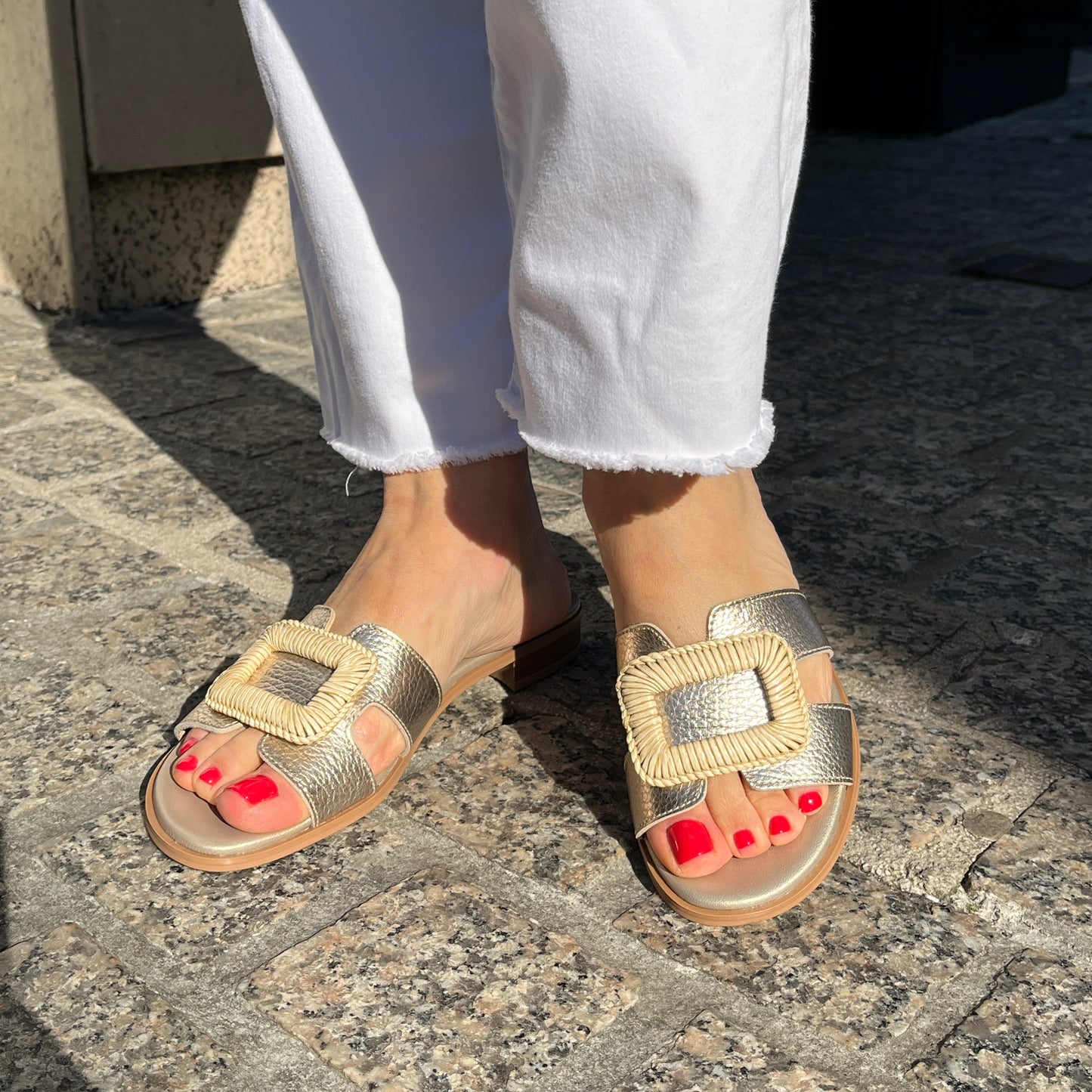 Hispanitas HV253881 Gold Slip On Sandals