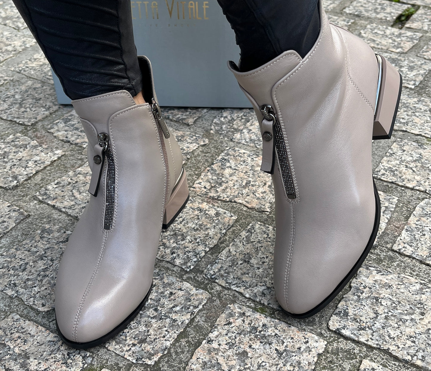 Loretta Vitale Q068 Apricot Taupe Ankle Boots