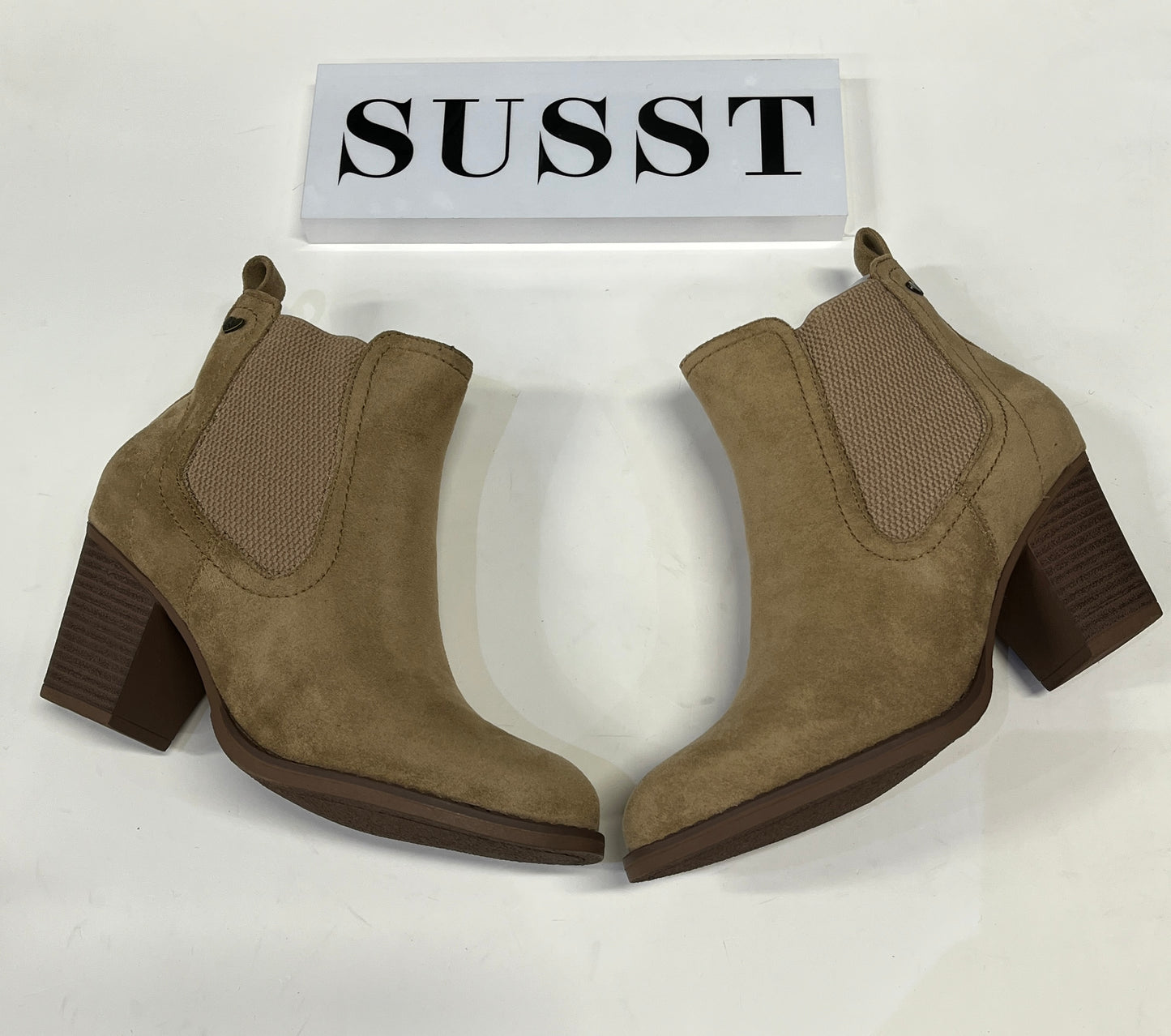 Susst Jessie24 Beige Micro Western Style Gusset Ankle Boots