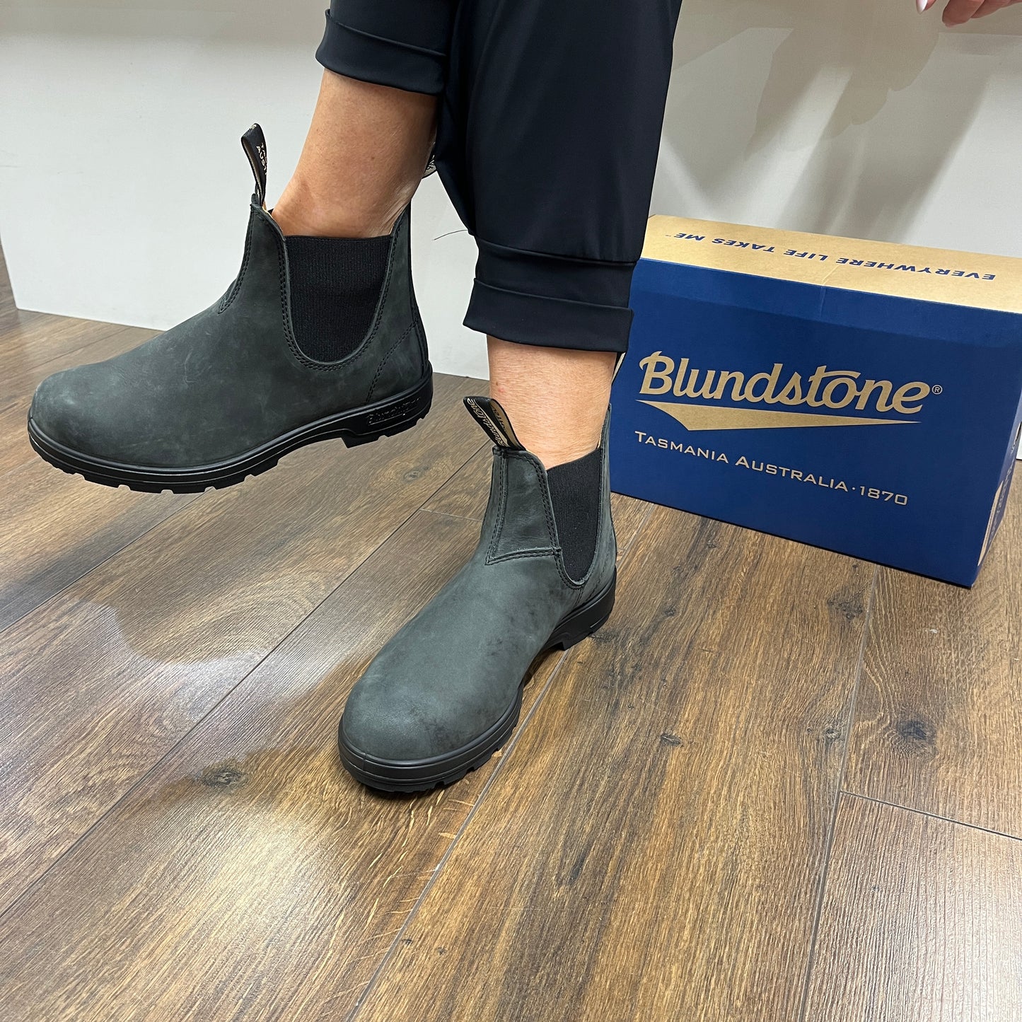 Blundstone 587 Anthracite Grey Rustic Black Elastic Sided Lined Boots Sizes 4-7