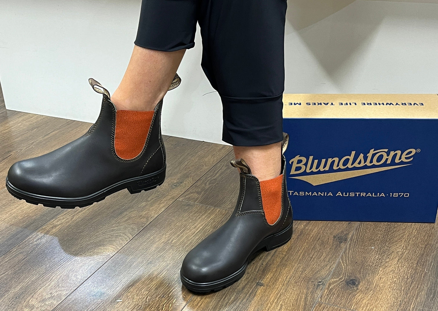 Blundstone 1918 Brown Terracotta Leather Orange Coloured Elastic Sided Boots