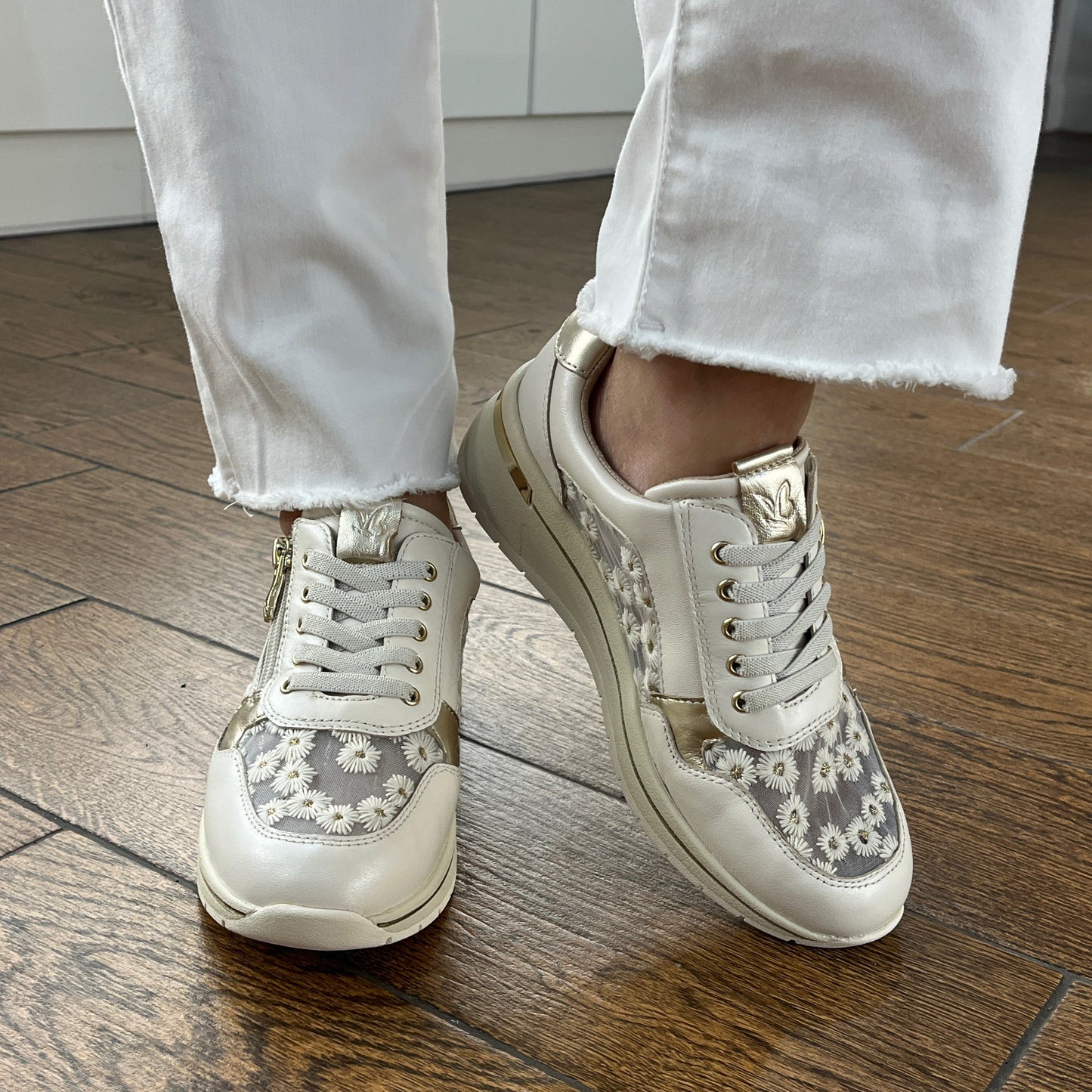 Caprice 9-23703-46 658 Vanilla Cream Combi Trainers with Daisy