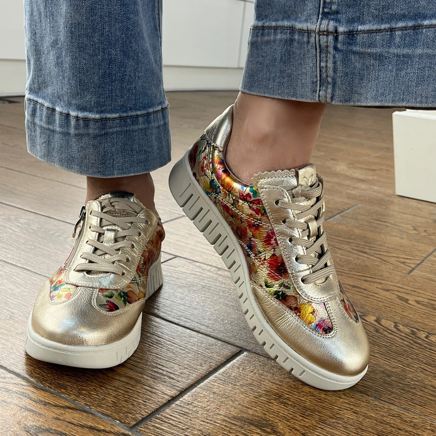 Caprice 9-23761-46 906 Flower Multi & Metallic Trainers