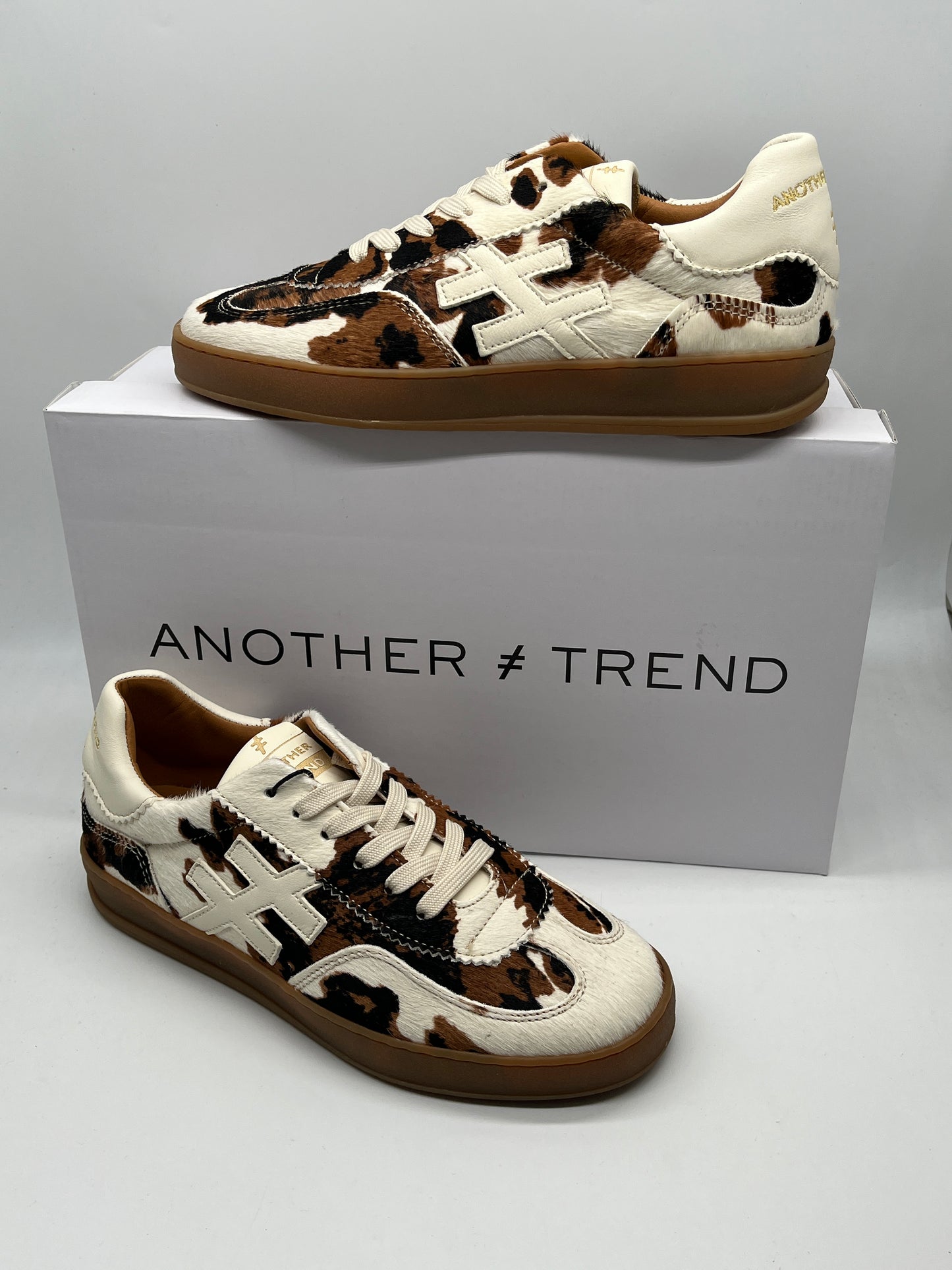 Another Trend A032A4A7 Vaca Cow Print Trainers