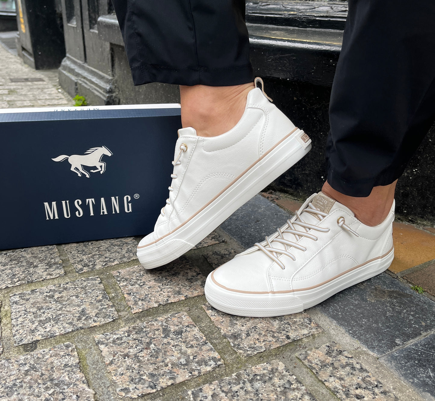 Mustang 1272-311-1 White, Beige & Gold Trim Elastic Lace Trainers
