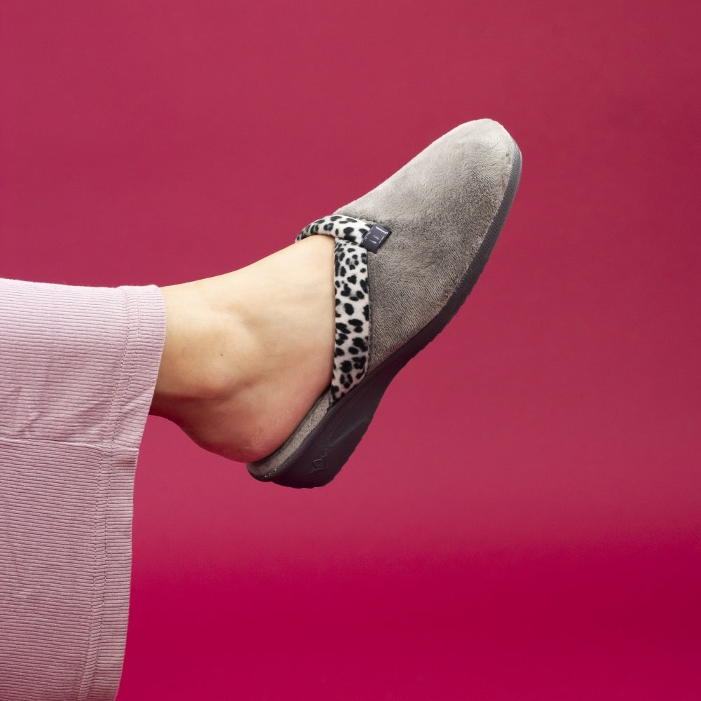 Lunar KLA007 Grey Michelle Leopard Slippers