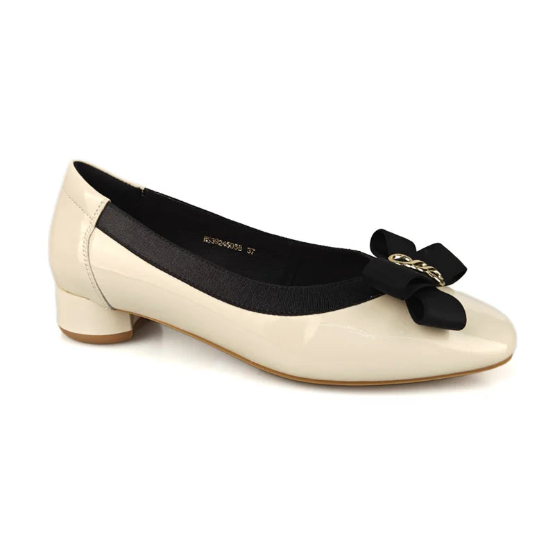 Loretta Vitale W5314 Beige Patent & Black Bow Slip On Shoes