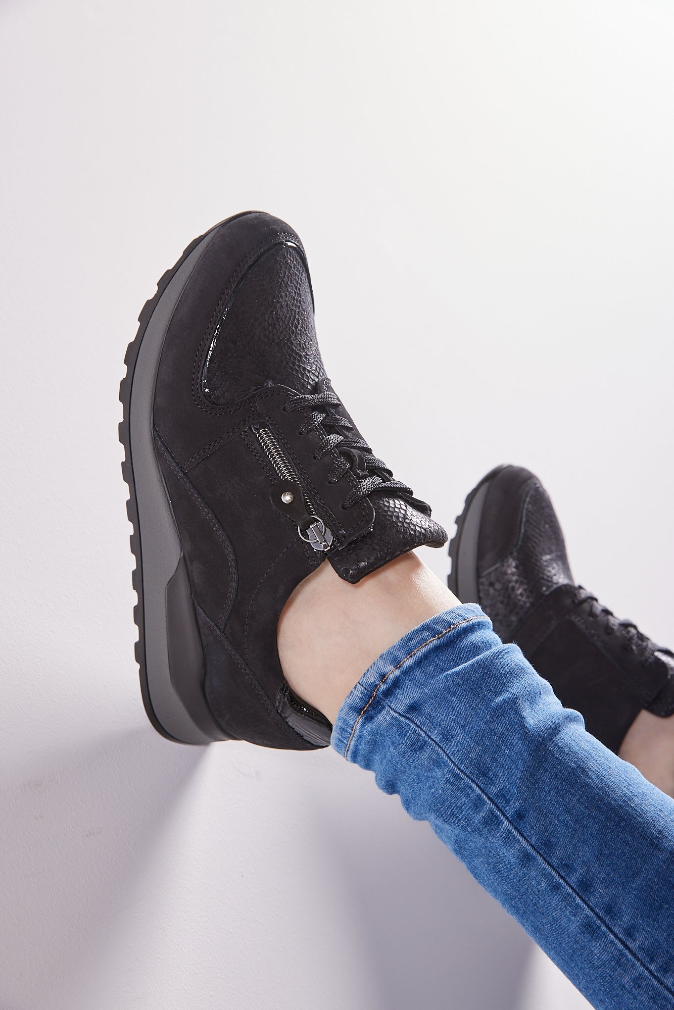 Waldlaufer H64007 307 001 Black Sneakers with Zip