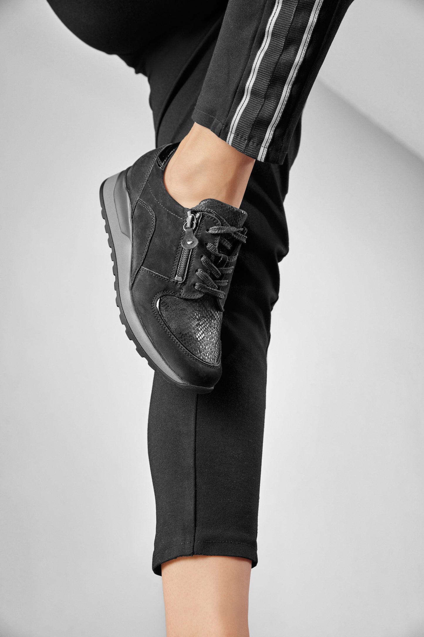 Waldlaufer H64007 307 001 Black Sneakers with Zip