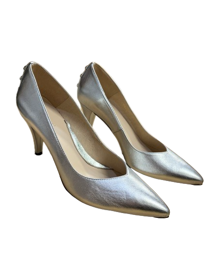 Metallic pumps clearance
