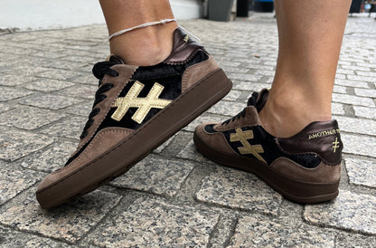Another Trend A0328115 Ante+Terciopelo Tostado Brown & Light Gold Trainers