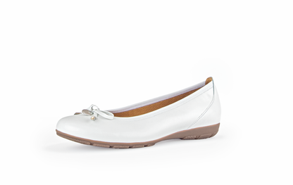 Gabor 04.164.21 White Slip On F Fit Pumps