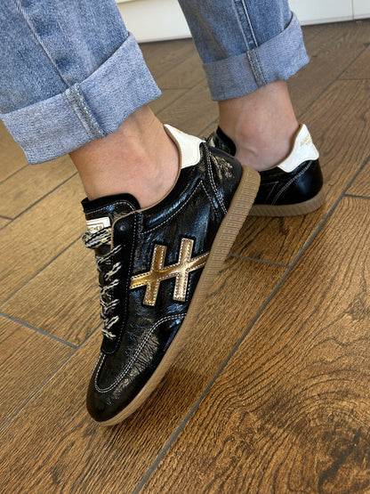 Another Trend A0784705 Sax Lux Black & Gold Trainers
