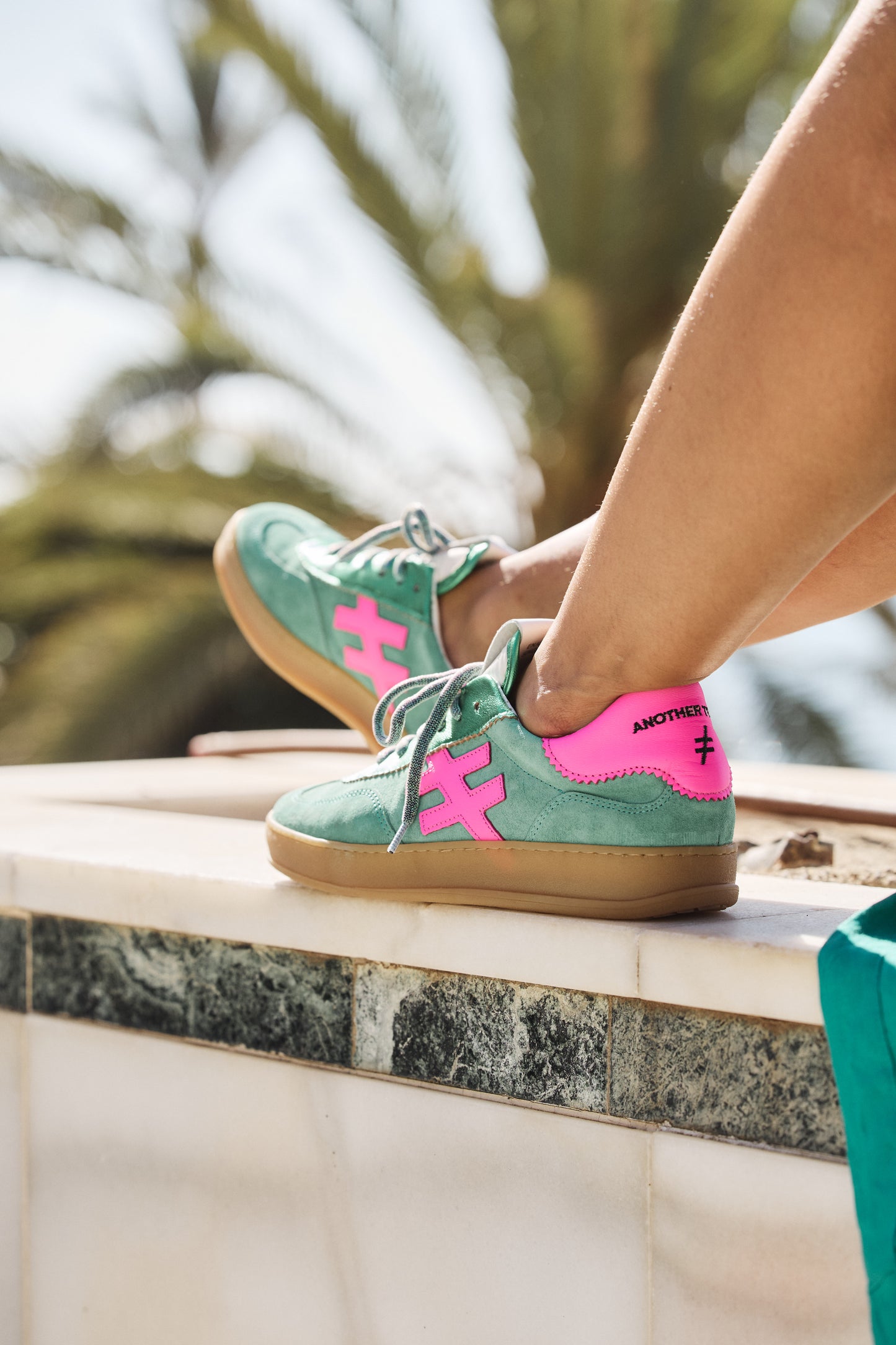 Another Trend A0321162 Vento Green Trainers with Pink Heel & Logo