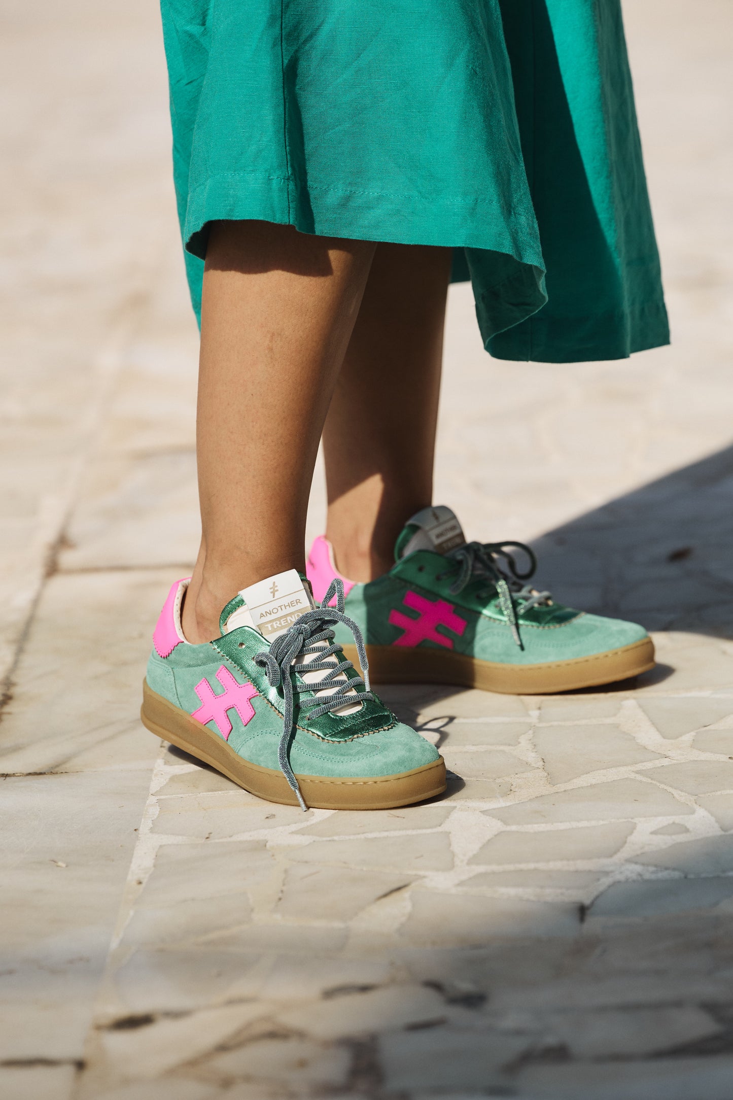 Another Trend A0321162 Vento Green Trainers with Pink Heel & Logo