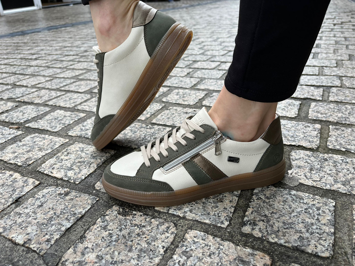 Remonte TEX D2C04-60 Green, Cream & Bronze Combi Trainers with Zip