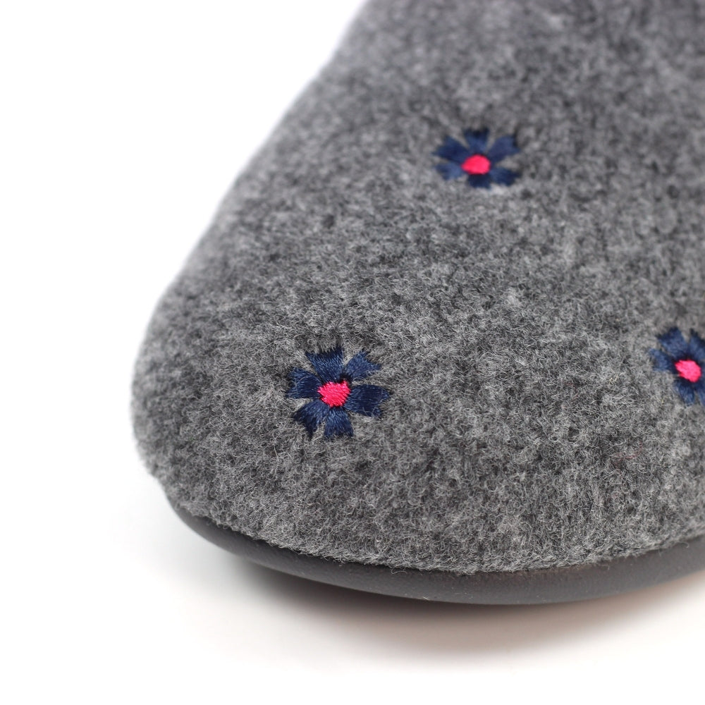 Lunar KLA250 Havana Grey Flower Slippers