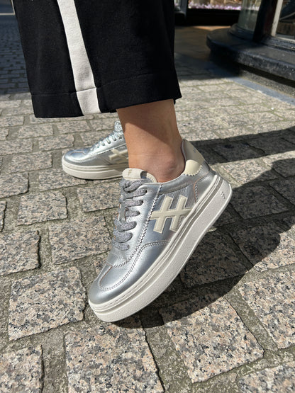 Another Trend A0352641 Plata Silver & Cream Thick Sole Trainers