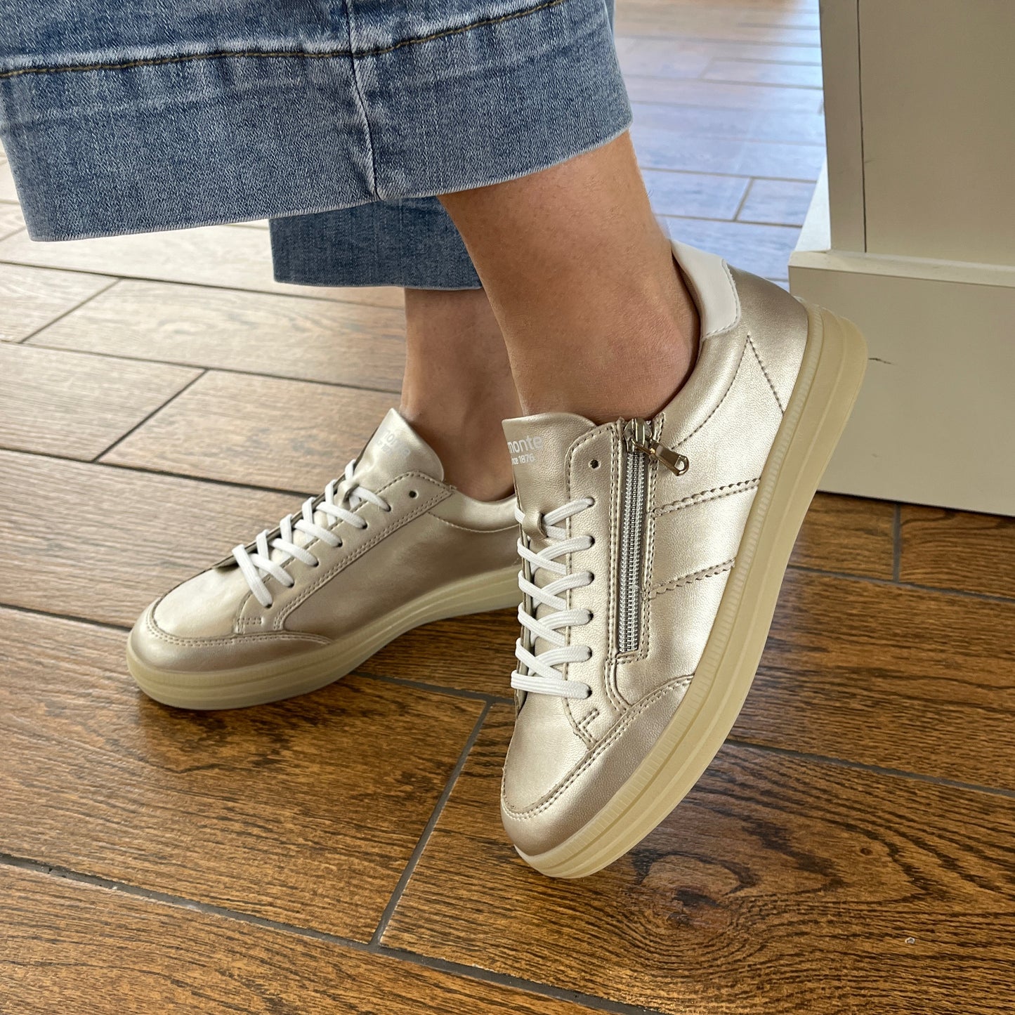 Remonte D2C02-90 Gold & White Trainers with Zip