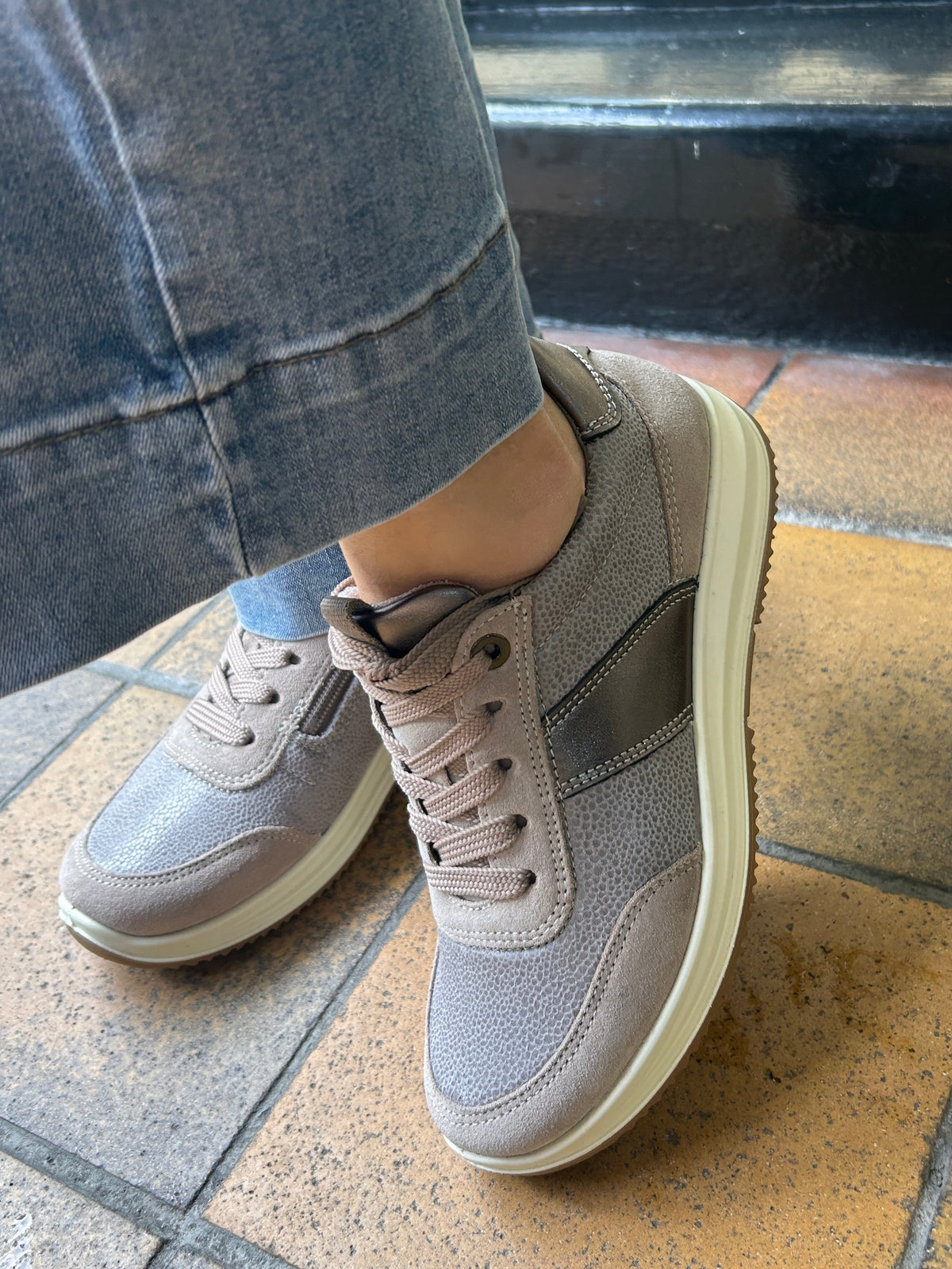 Ara 12-25532 15 Osaka 3.0 Beige Cashmere H Fit Trainers