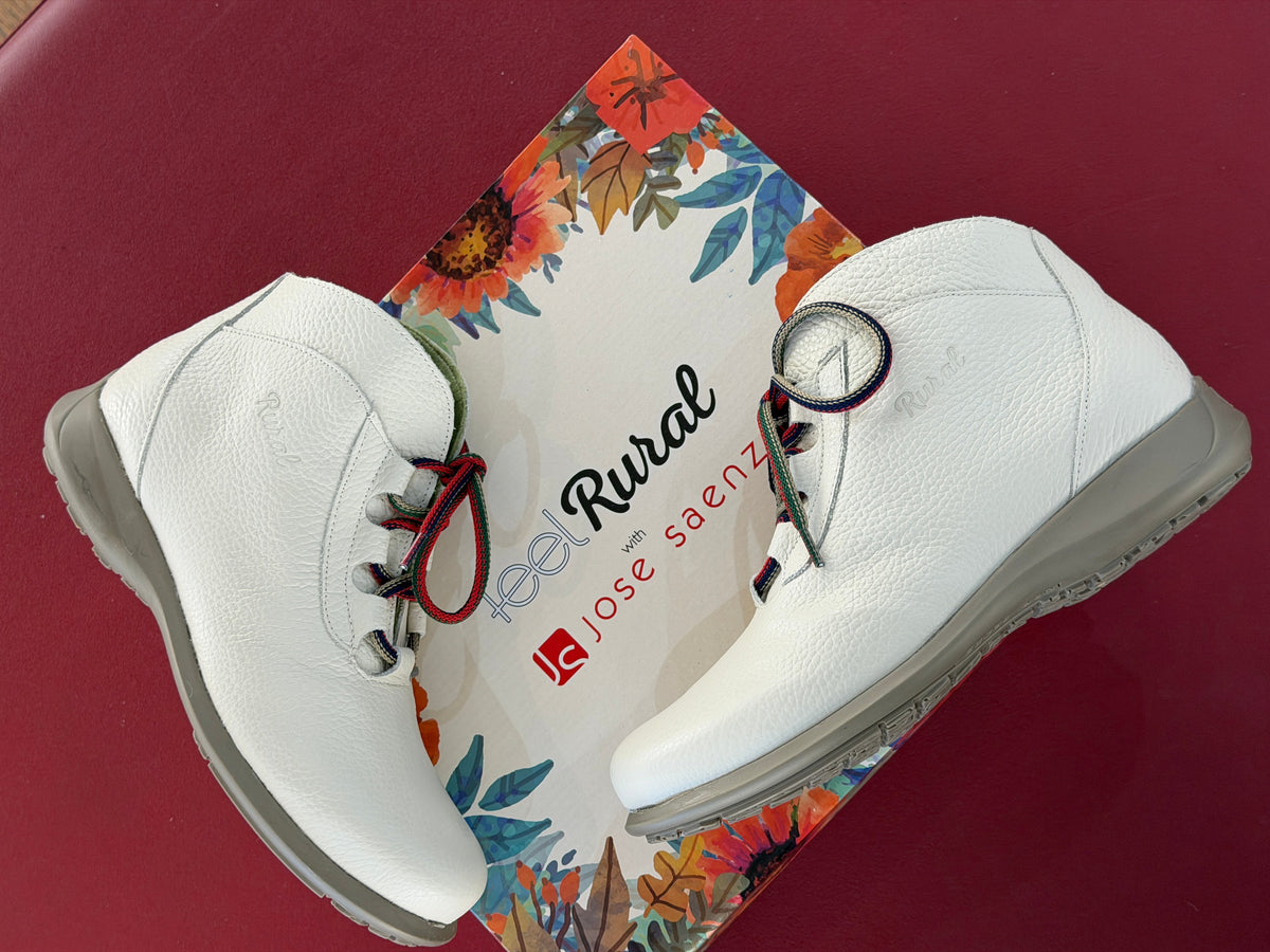 Jose Saenz 2082 Rural Bogota Hielo Ivory Rural Gold Ankle Boots