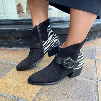 Hispanitas ZPI254256 Black & Zebra Ankle Boots
