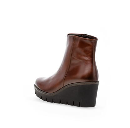 Gabor 74.780.24 Sattel Brown Wedge Boots