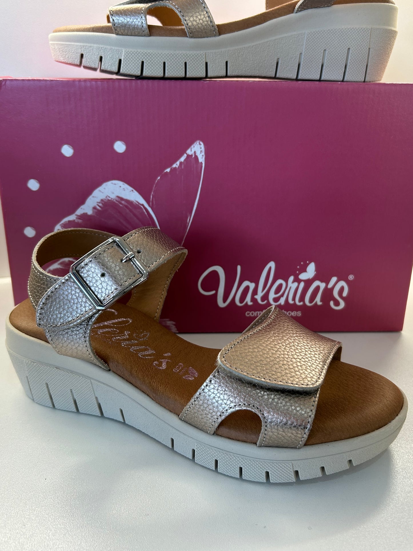 Valeria's 2659 Taupe Comfort Sandals