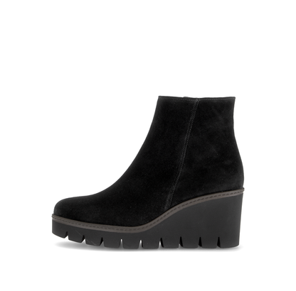 Gabor 8045.01.002 Black Suede Wedge Boots