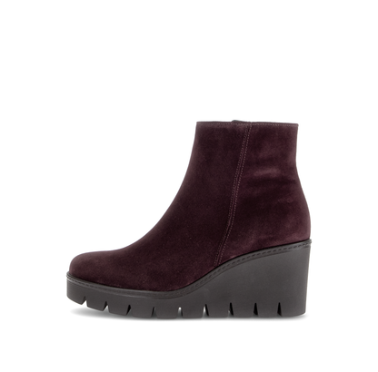 Gabor 8045.01.005 Mulberry Suede Wedge Boots