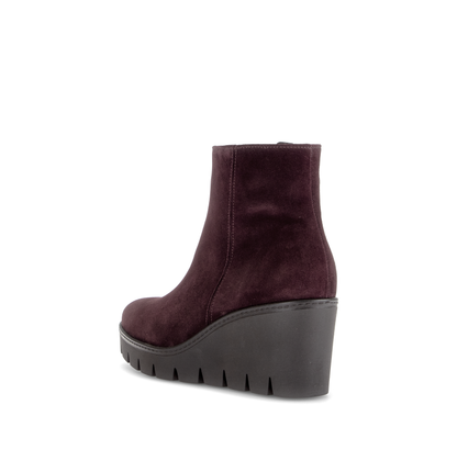 Gabor 8045.01.005 Mulberry Suede Wedge Boots