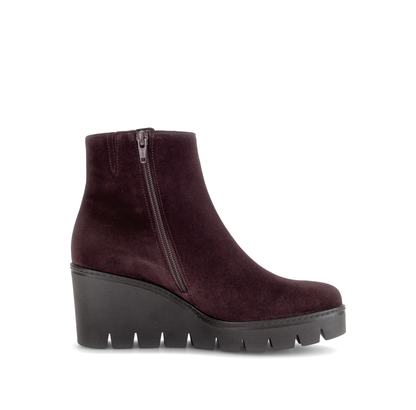 Gabor 8045.01.005 Mulberry Suede Wedge Boots