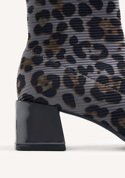 Gioseppo 80794-80794 Grey Leopard Print Ankle Sock Boots