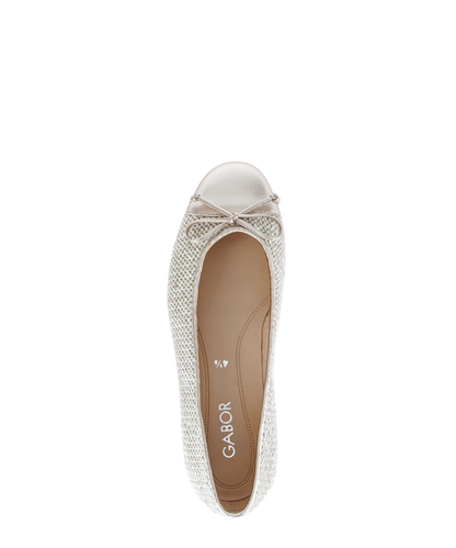 Gabor 85.102.42 Cream Weave, Gold Toe & Bow F Fit Slip On Pumps